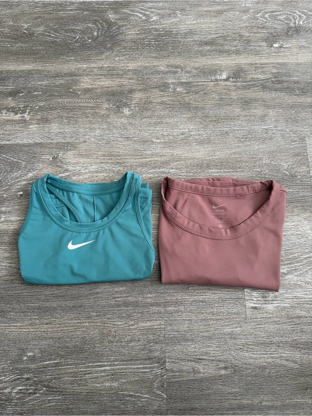 Nike Women's Teal Tank & Mauve Tee Active Set